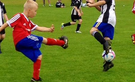 ¨Fotboll!! Finns inget roligare för min son! ÄLSKAR det!! Och det bästa av allt, han är sååå duktig. Är så otroligt stolt över han :)